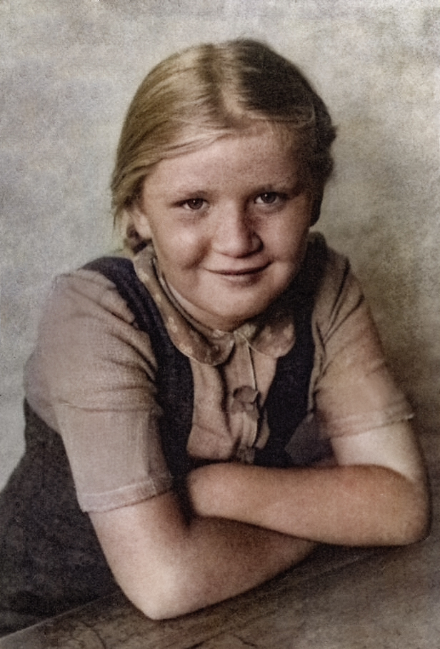 Junges Mädchen in farbe bearbeitet